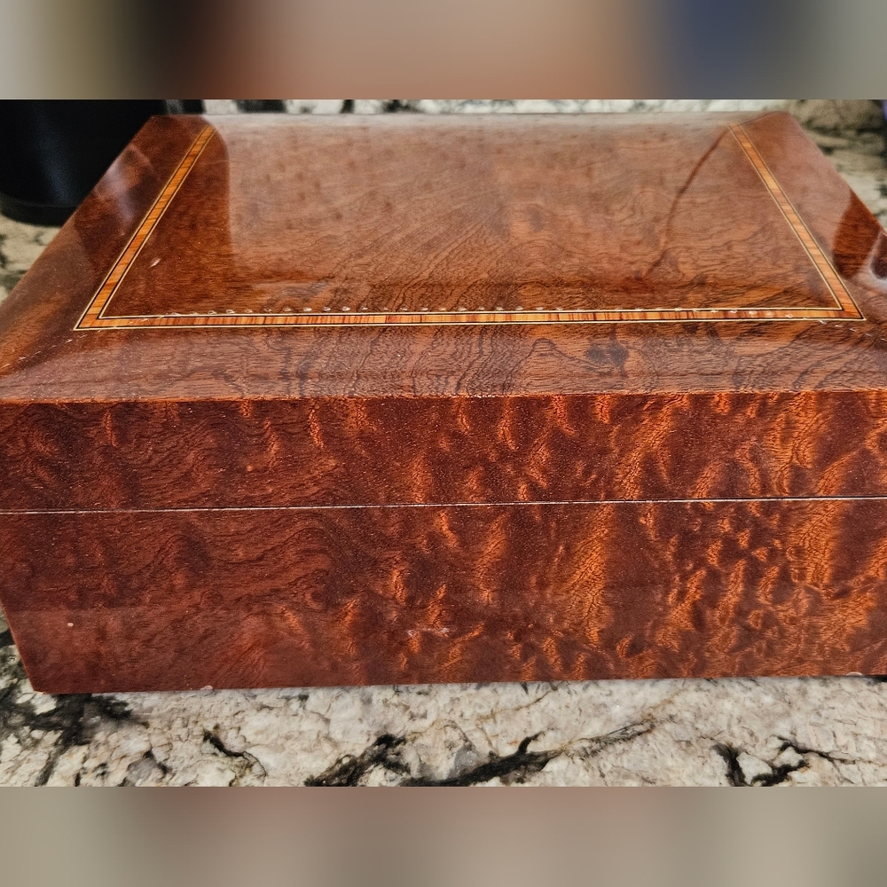 Humidor 11.5x10